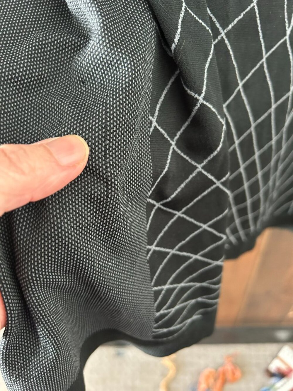 Craft Black and Charcoal Geometric Long Sleeve Base Layer Women’s Size L - Picture 11 of 11